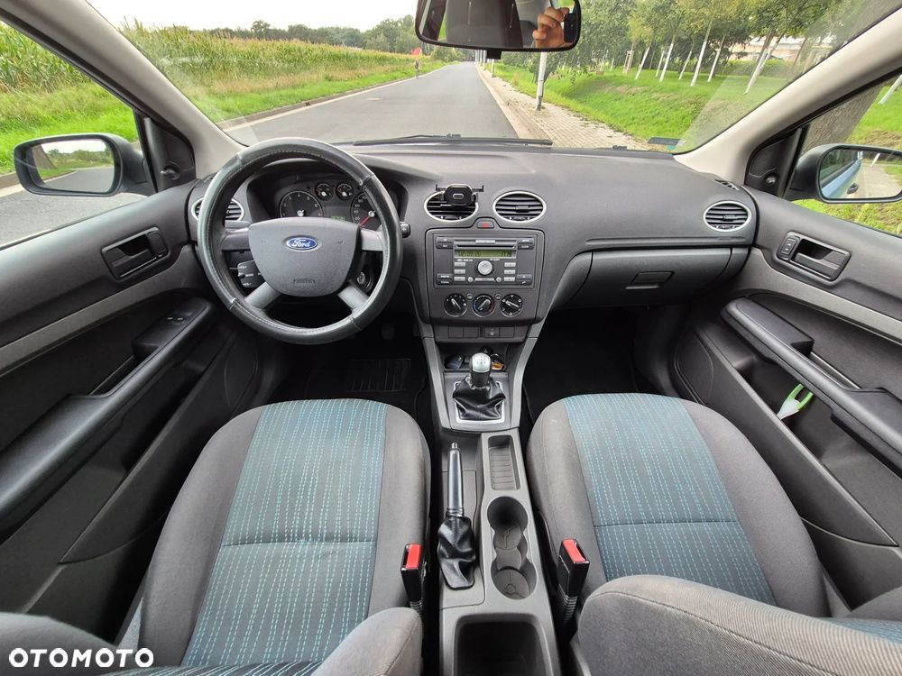 Ford Focus 1.4 Ambiente - 17