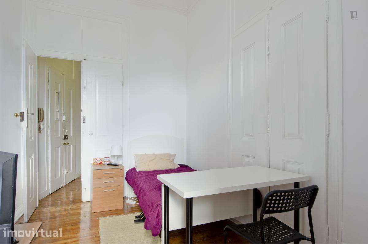 Quarto - localizado em Alcântara Lisbon - Grande imagem: 2/29