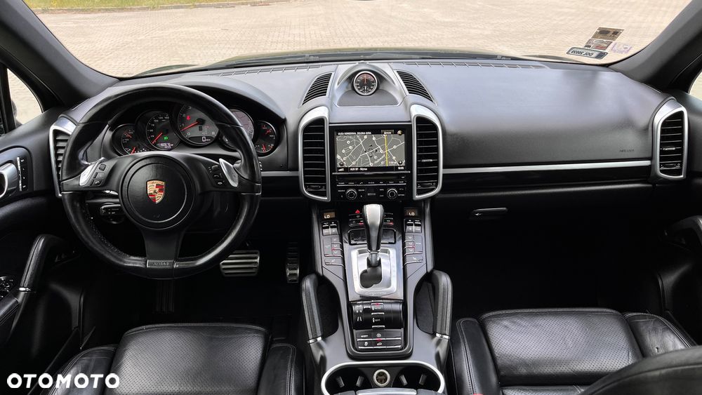 Porsche Cayenne S - 11