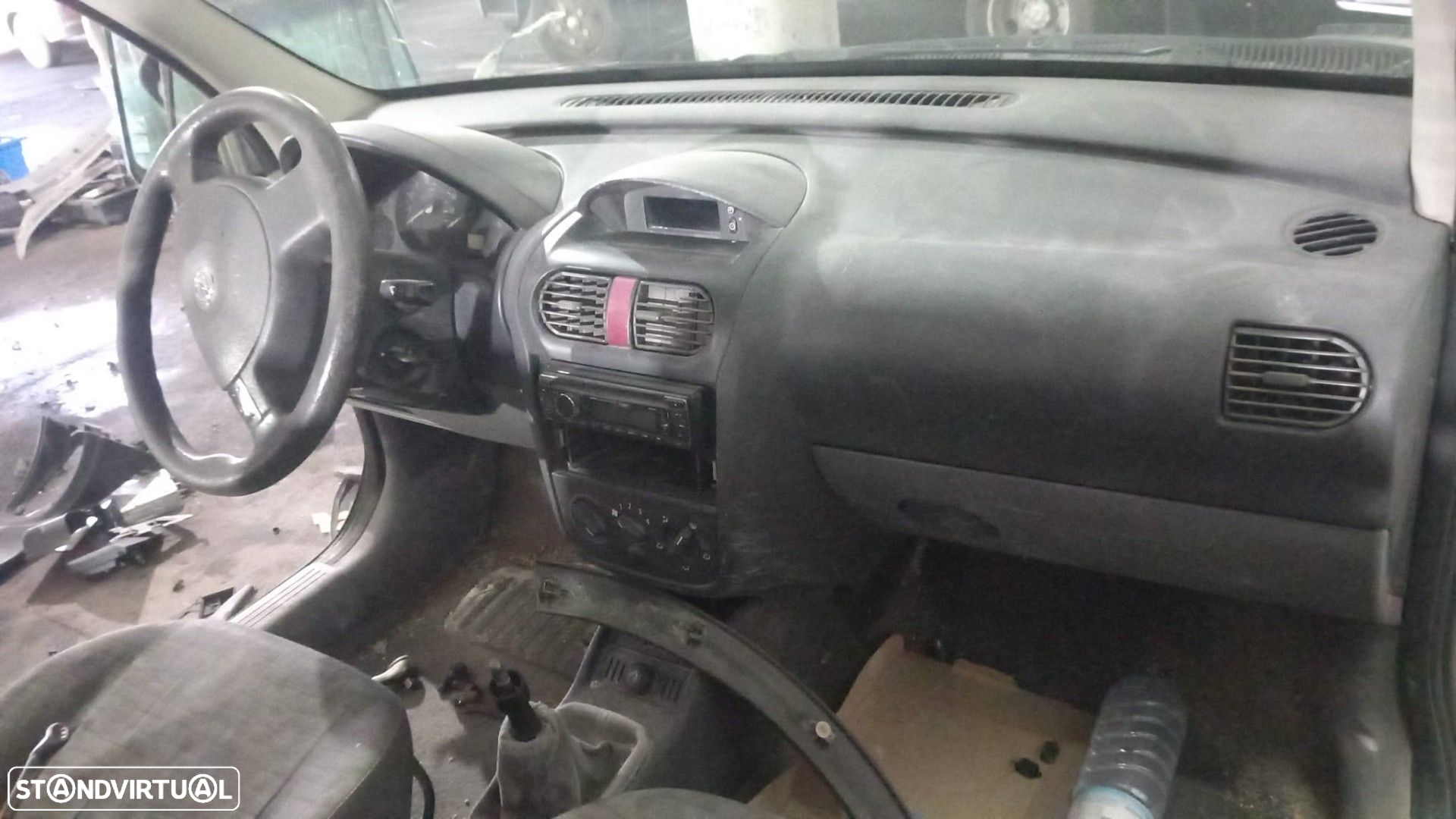 Opel Combo 1.7 CDTI de 2004 disponível para peças - 6