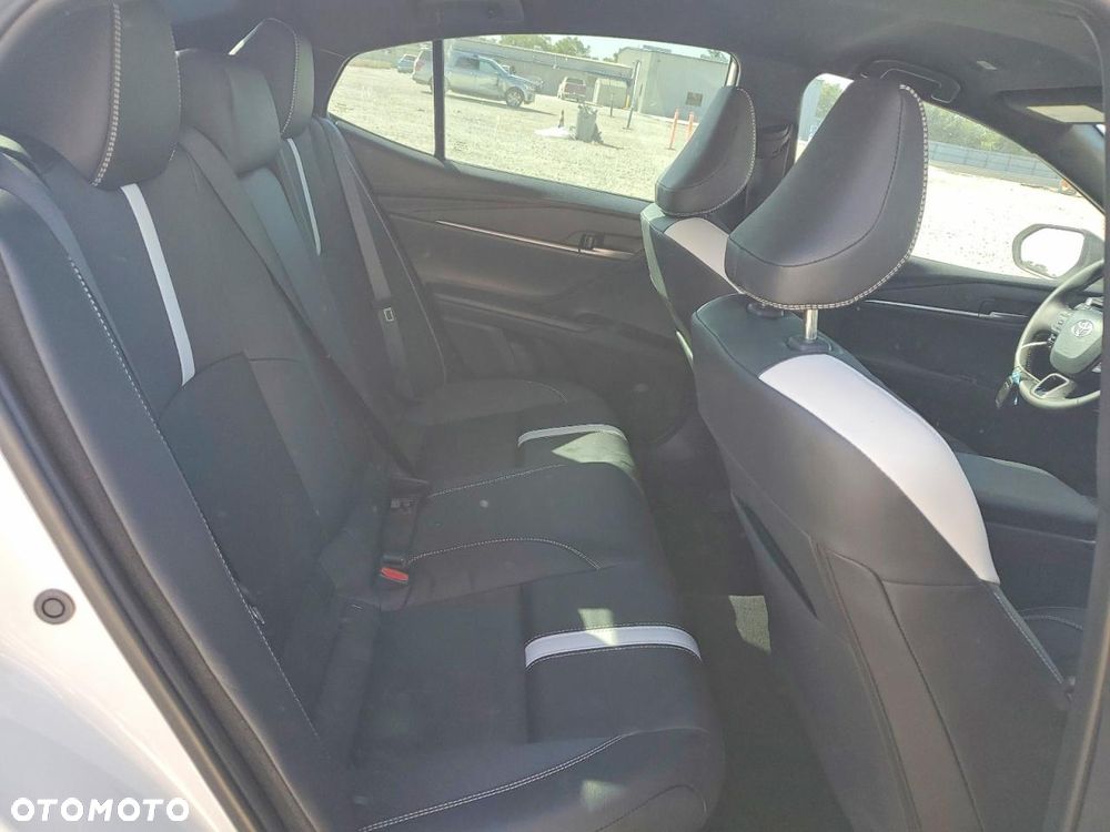 Toyota Camry 2.5 Hybrid Dynamic Force Executive e-CVT - 10