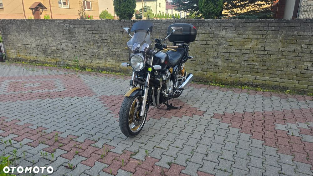 Yamaha XJR - 4
