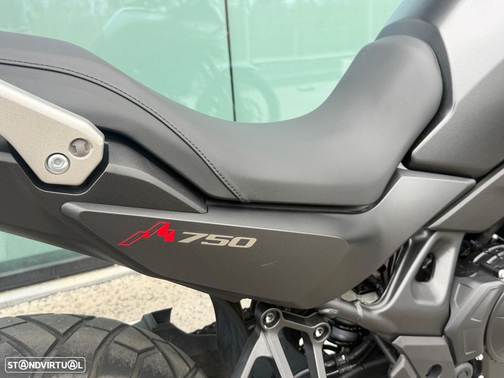 Honda XL 750 Transalp - 10