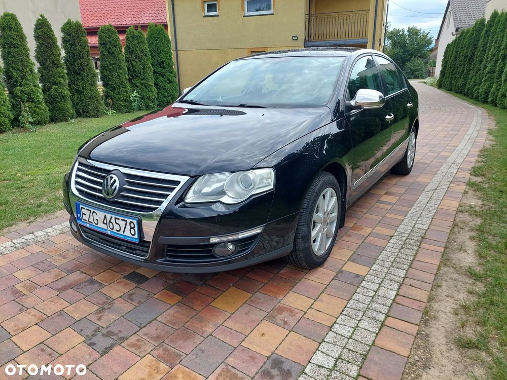 Volkswagen Passat 1.6 FSI Comfortline - 1