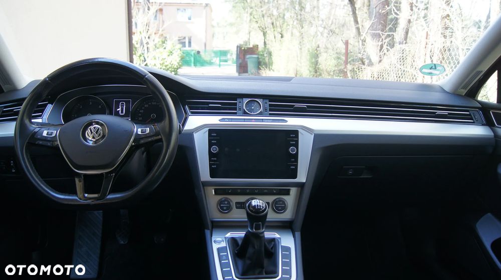 Volkswagen Passat 2.0 TDI (BlueMotion Technology) Comfortline - 9