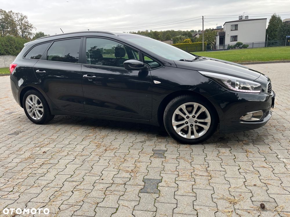 Kia Ceed - 31