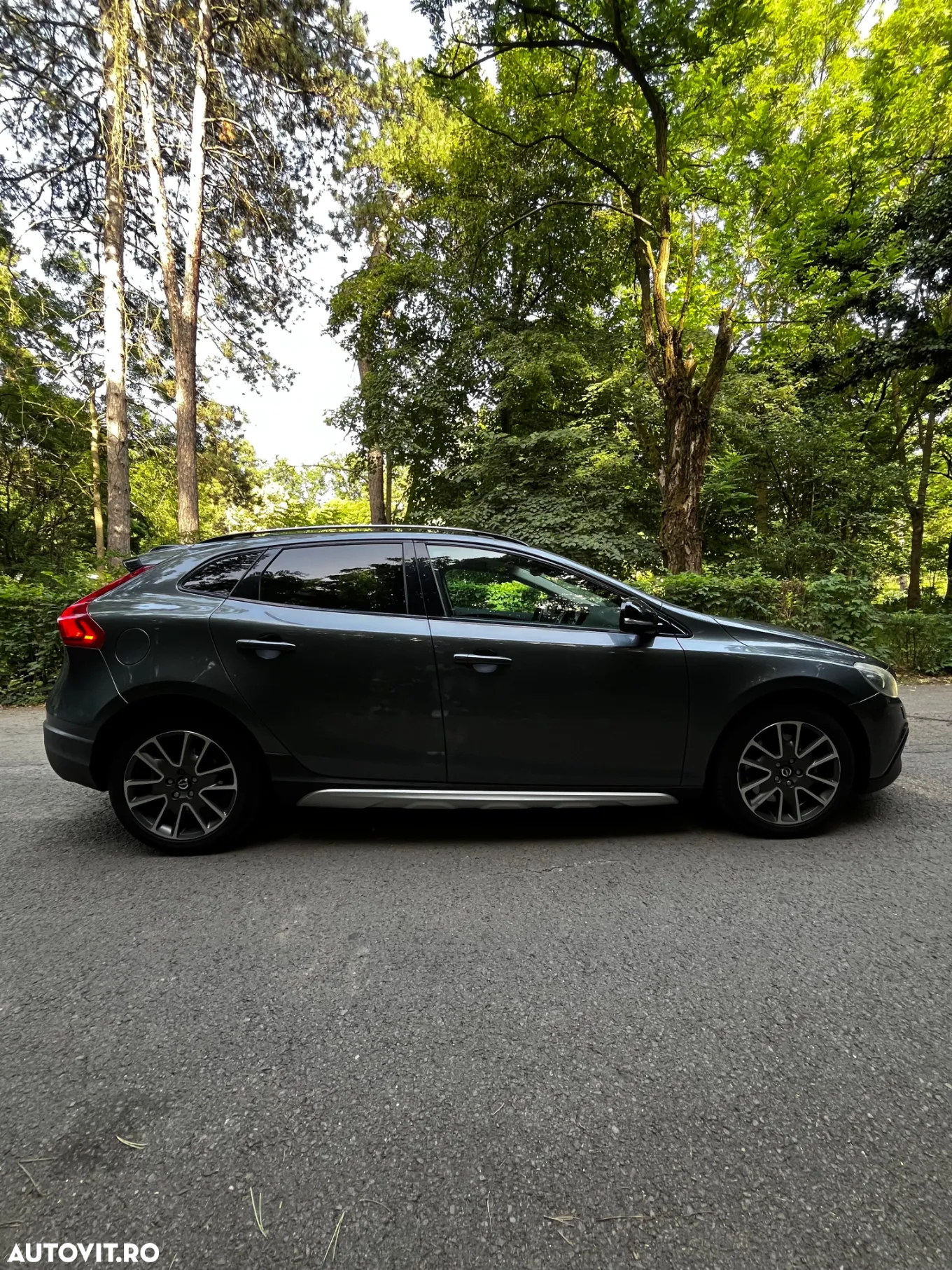 Volvo V40 Cross Country T5 AWD Geartronic Momentum - 2
