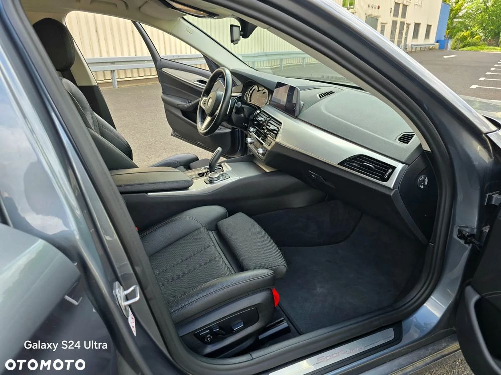 BMW Seria 5 530i xDrive Luxury Line sport - 10