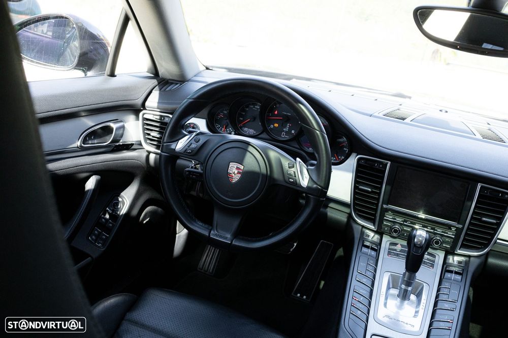 Porsche Panamera Platinum Edition - 2