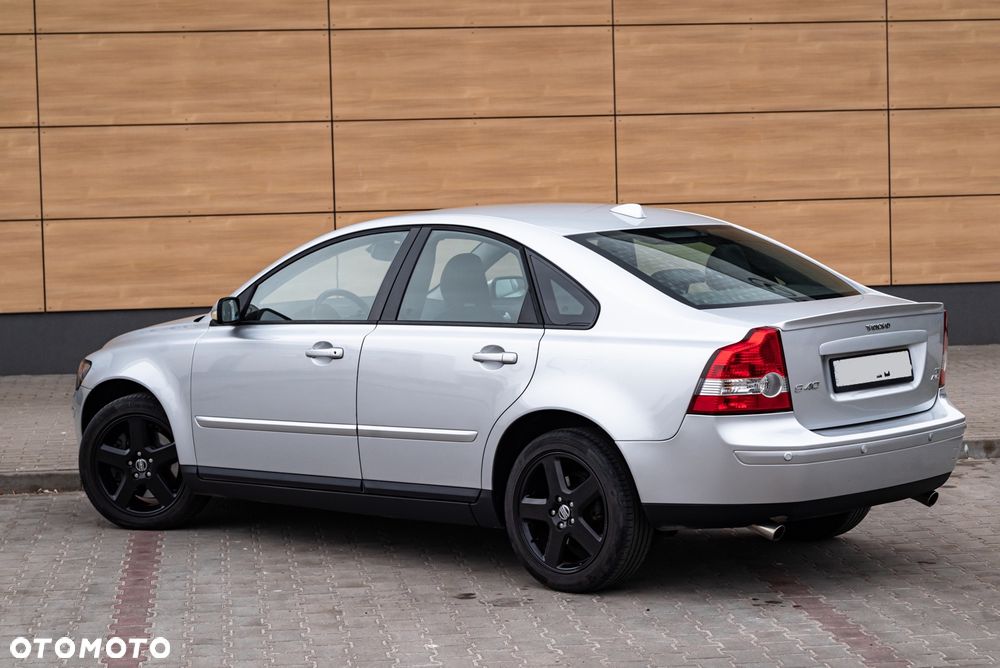 Volvo S40 T5 Momentum - 4