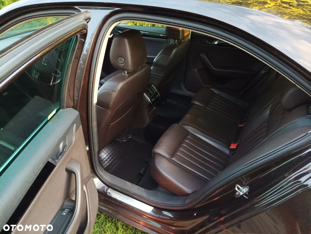 Skoda Superb 2.0 TDI L&K DSG - 17