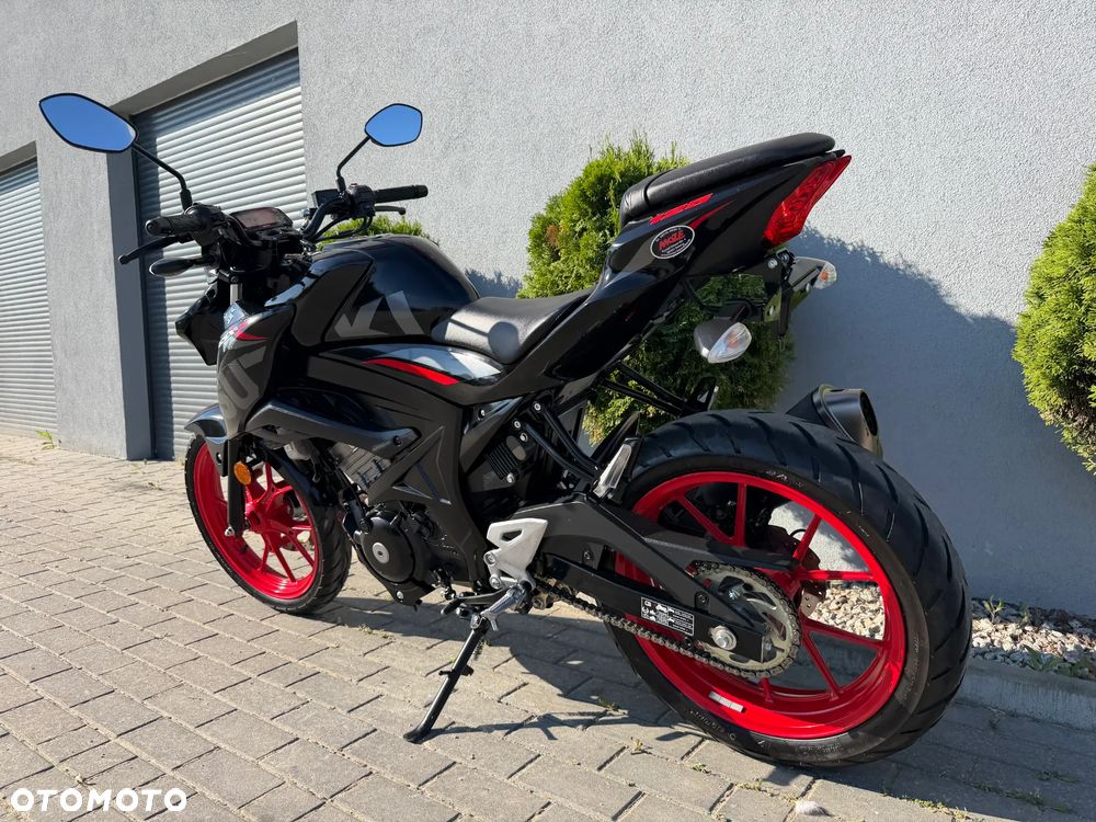 Suzuki GSX - 35