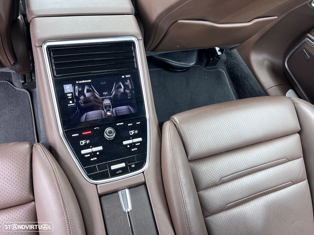 Porsche Panamera 4 E-Hybrid Executive - 22