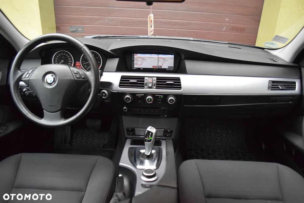 BMW Seria 5 523i Touring Edition Exclusive - 13