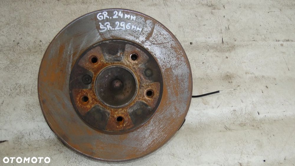 BMW 1 E87 E88 E82 E81 PIASTA ZWROTNICA TARCZA LEWA PRZÓD PRZEDNIA 2.0D - 1