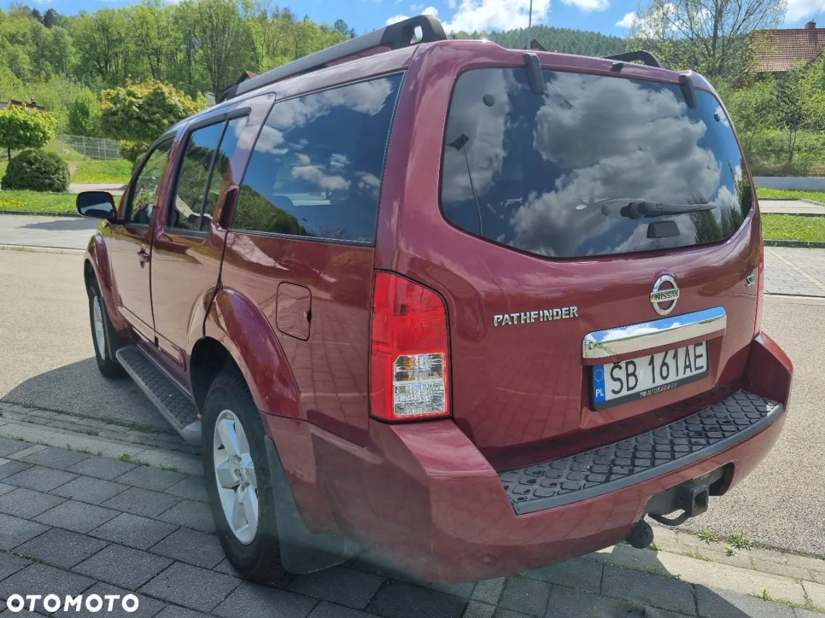 Nissan Pathfinder 4.0 V6 LE - 3