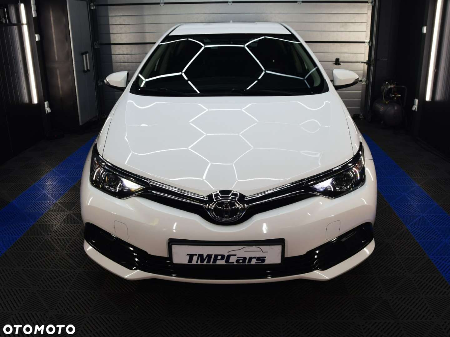 Toyota Auris - 10