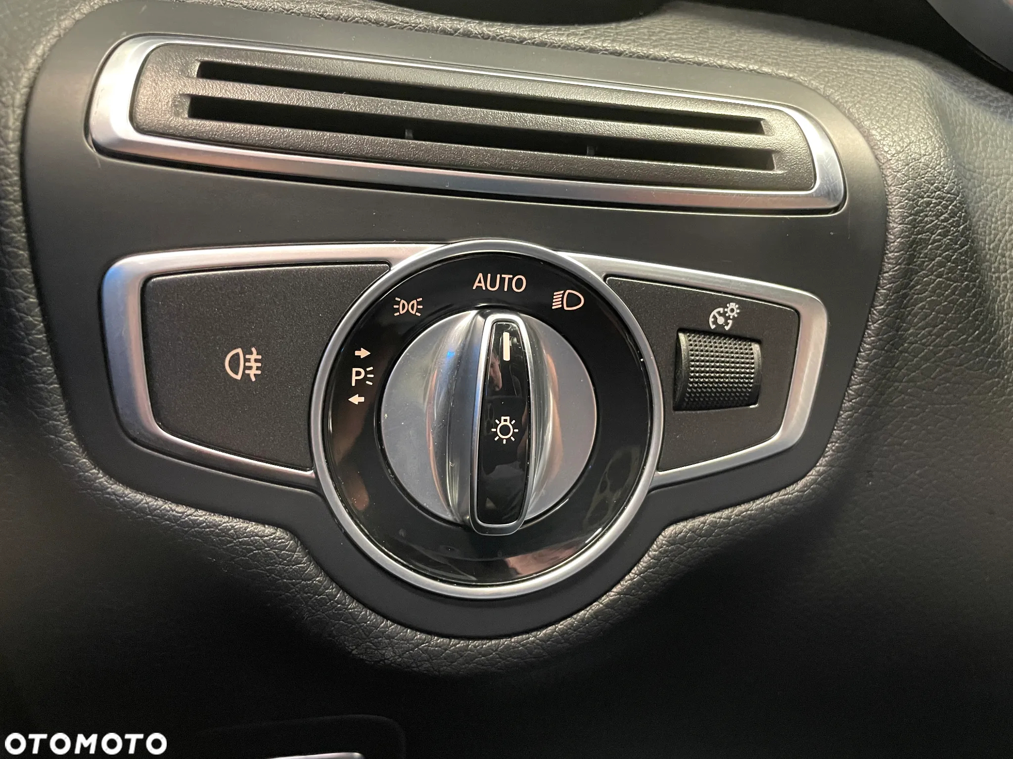 Mercedes-Benz Klasa C AMG 63 Coupe AMG Speedshift 7G-MCT - 28