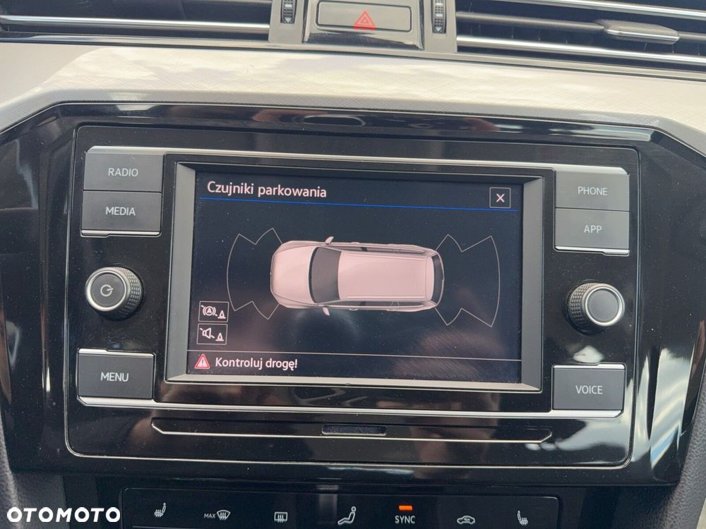 Volkswagen Passat - 29