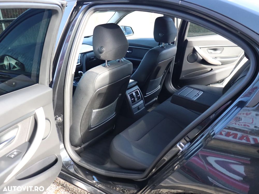 BMW Seria 3 320d Aut. Advantage - 25