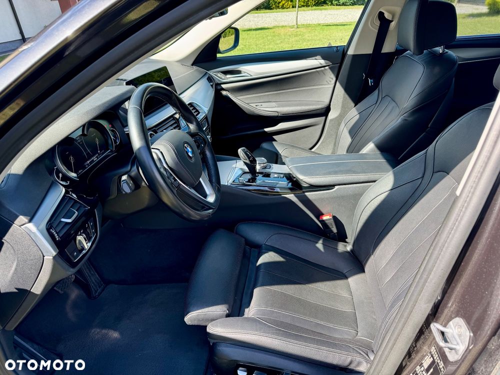 BMW Seria 5 520d Sport Line - 15