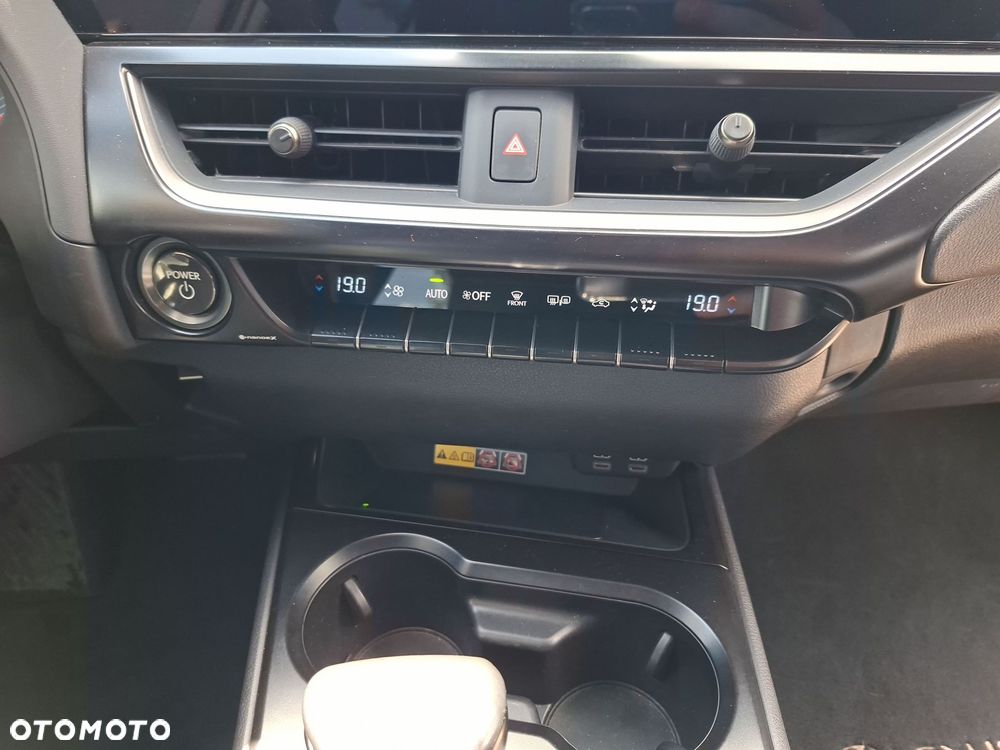 Lexus UX 250h GPF F Sport Design 2WD - 26