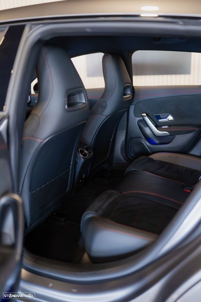 Mercedes-Benz CLA 250 e Shooting Brake AMG Line - 24