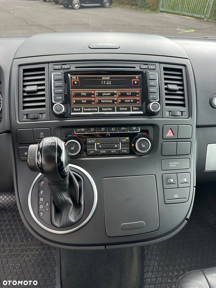 Volkswagen Multivan - 12