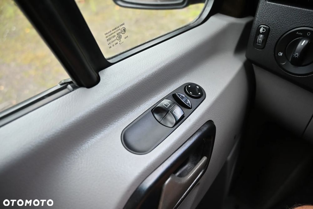 Mercedes-Benz Sprinter - 13