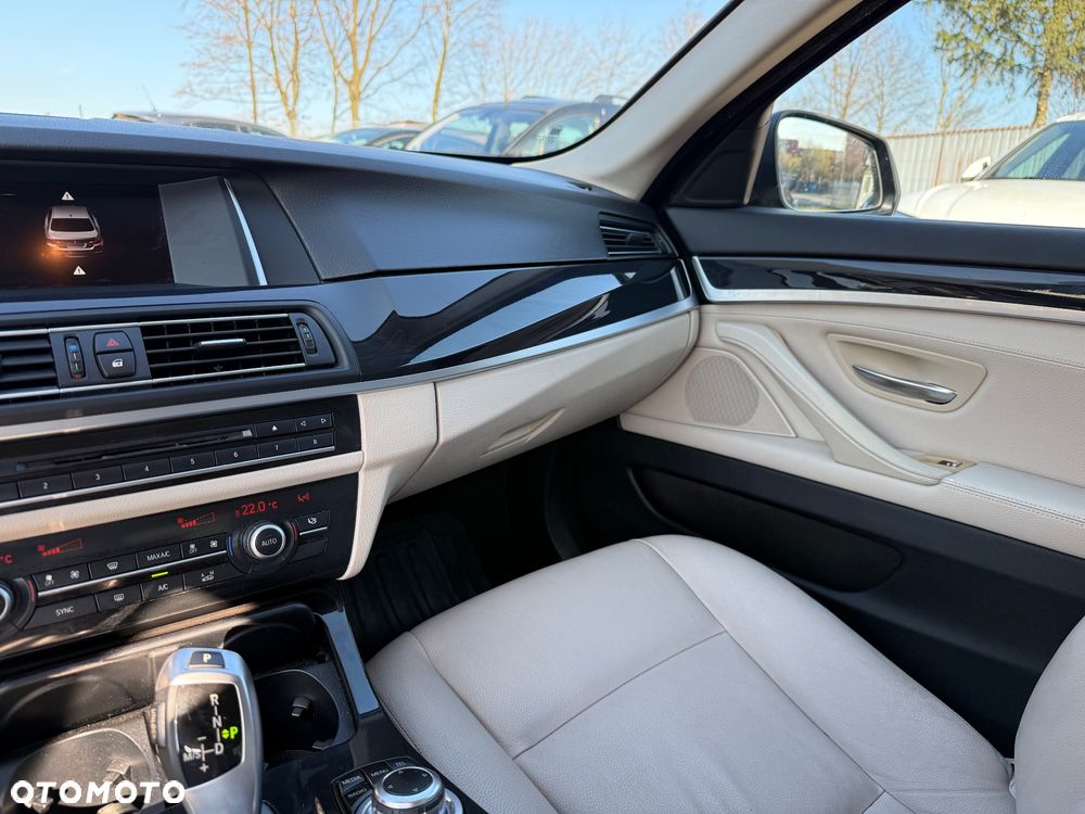 BMW Seria 5 518d - 21