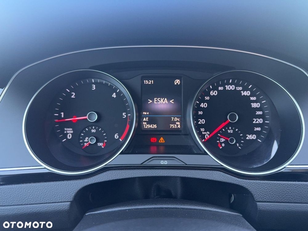 Volkswagen Passat - 16