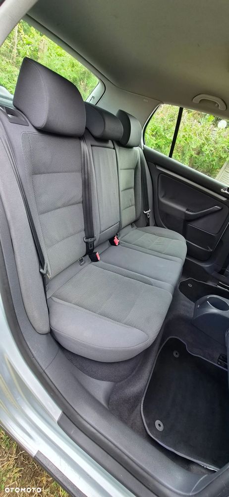Volkswagen Golf 1.6 FSI Comfortline - 17