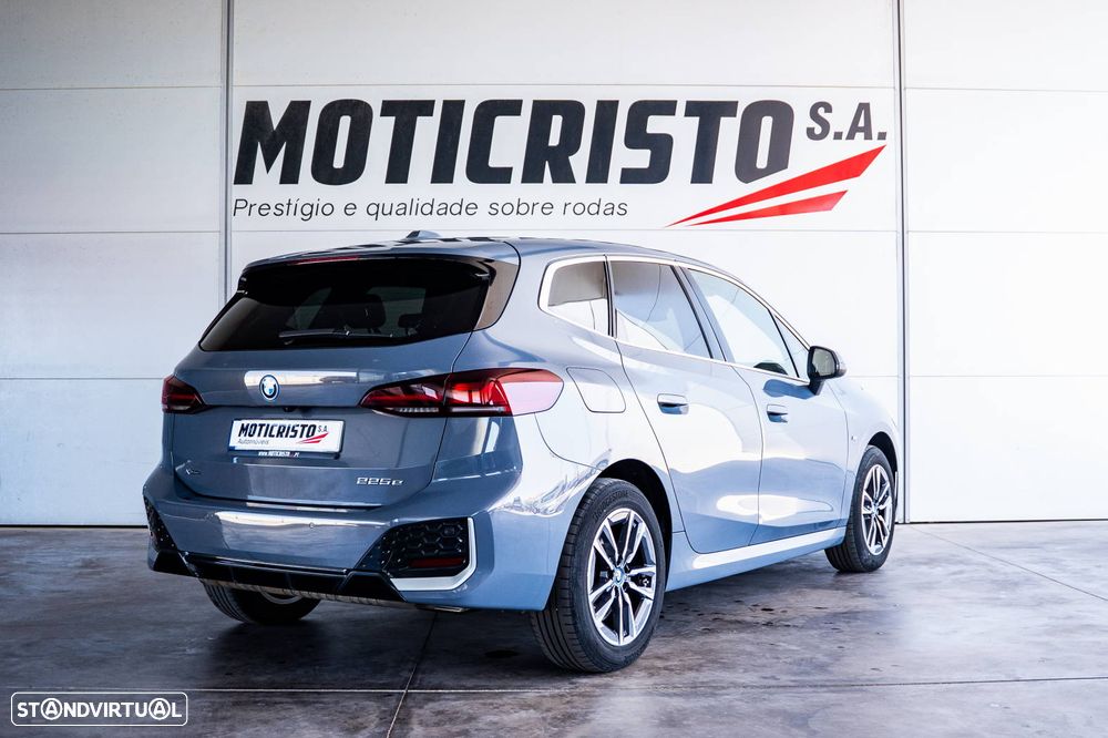 BMW 225xe Active Tourer - 8