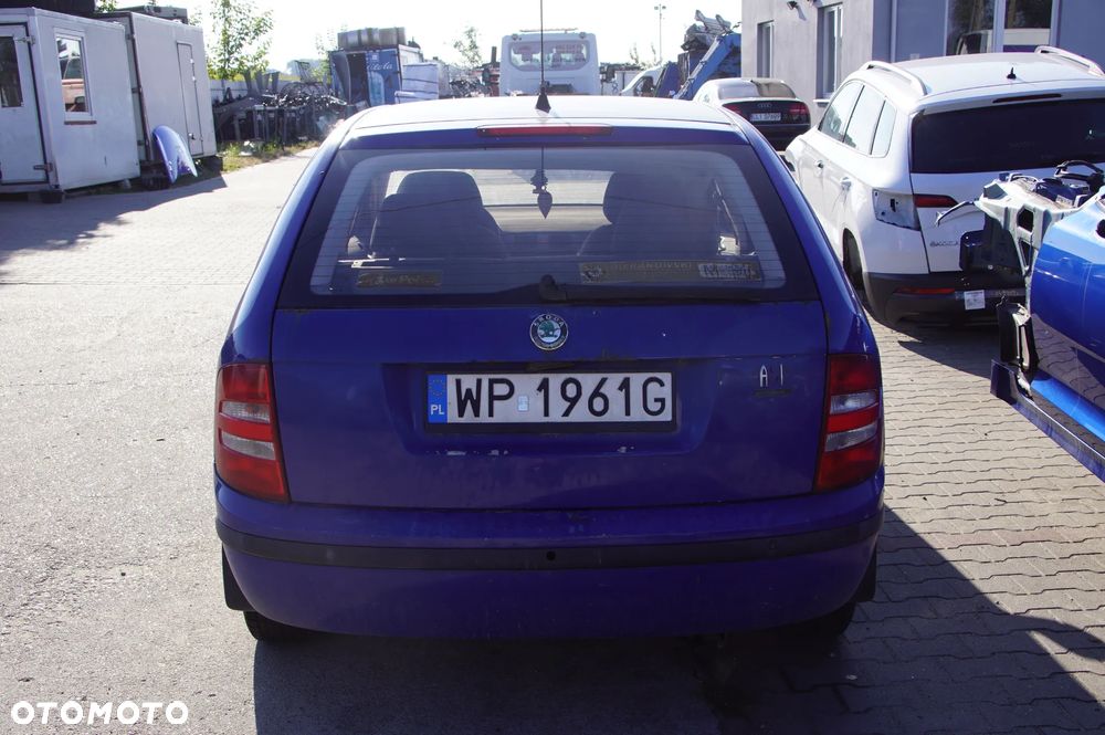 Auto na części - Skoda Fabia I 1.2 12V 64 KM AZQ GSB LF5K 2004R Silnik Skrzynia Błotnik Drzwi Szyba Lampa Lusterko Klapa Maska Deska Kokpit Sterownik Moduł Czujnik Licznik - 5