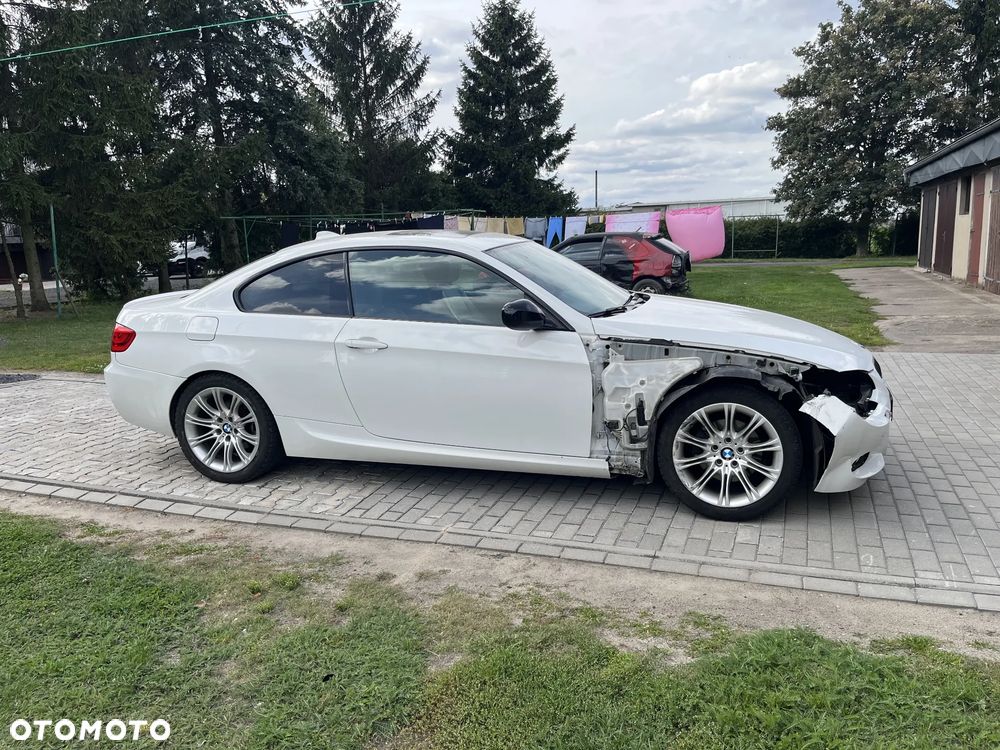 BMW Seria 3 320d DPF M Sport Edition - 4