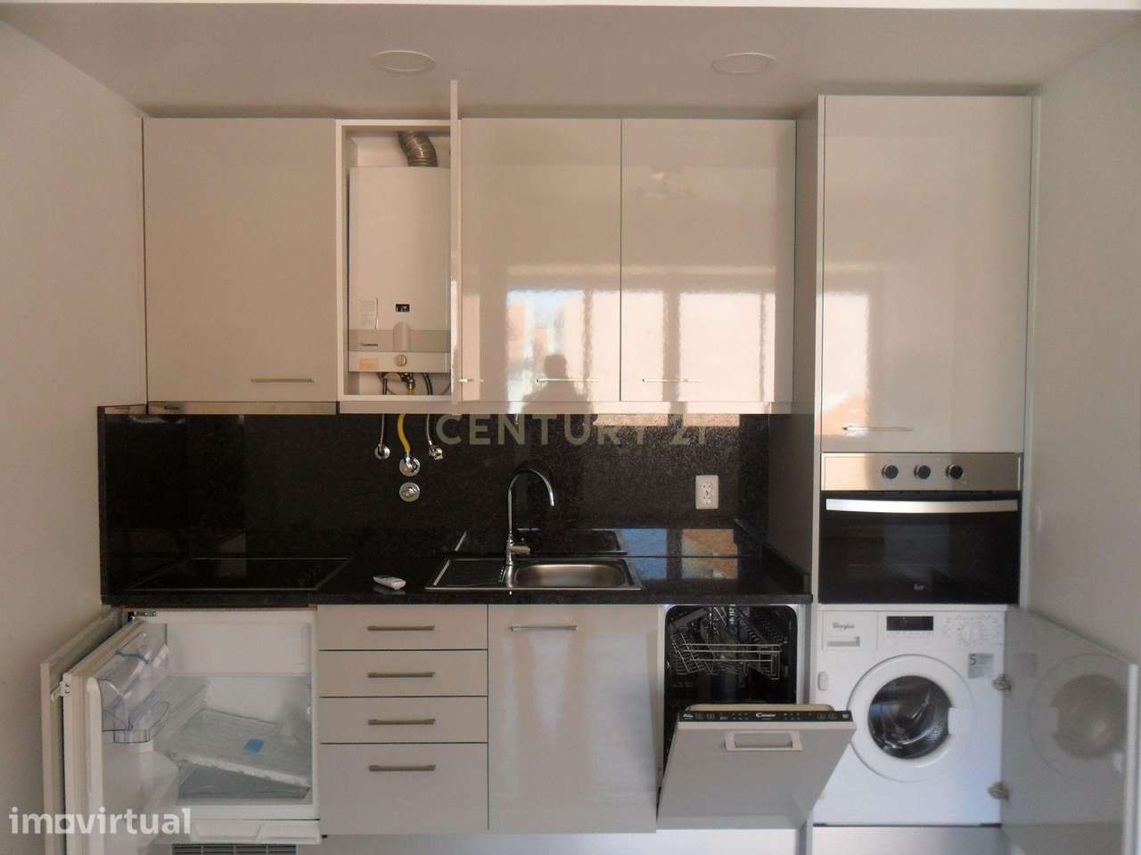 Apartamento T1 com cozinha equipada e parqueamento Estefânia/Lisboa - Grande imagem: 3/17