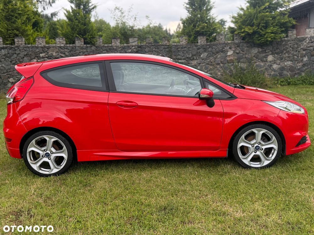 Ford Fiesta 1.6 EcoBoost ST - 13
