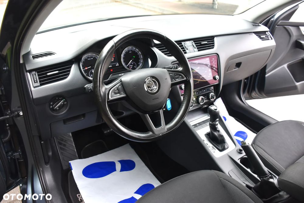 Skoda Octavia 1.6 TDI DSG Style - 10