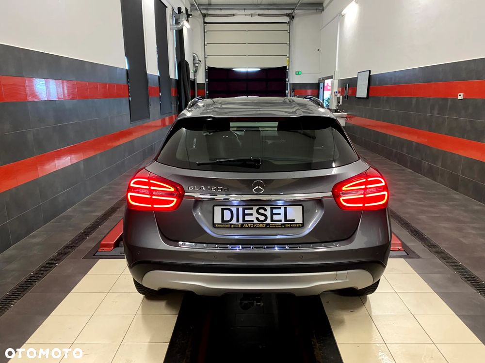 Mercedes-Benz GLA 180 d 7G-DCT Urban - 9