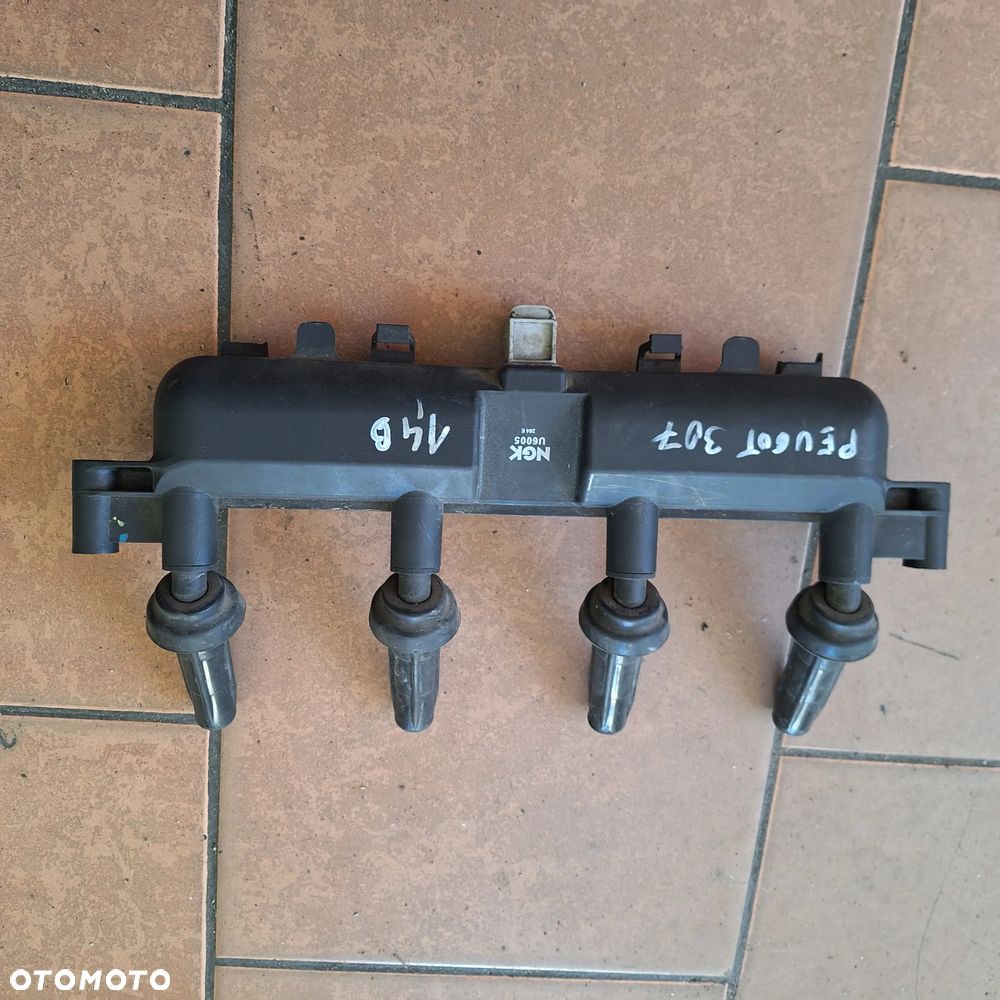 CEWKI ZAPLONOWE PEUGEOT 307 1.4 B - 2