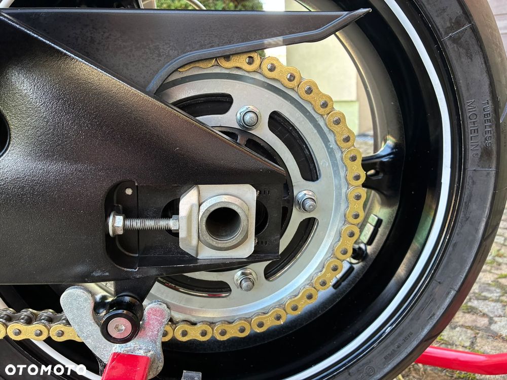 Suzuki GSX-R - 20