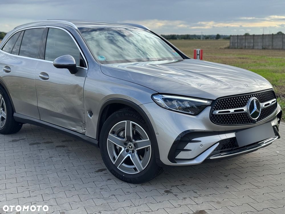 Mercedes-Benz GLC 300 4Matic 9G-TRONIC AMG Line Plus - 10