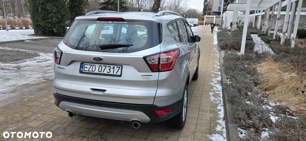 Ford Kuga 1.5 EcoBoost 2x4 Titanium - 6