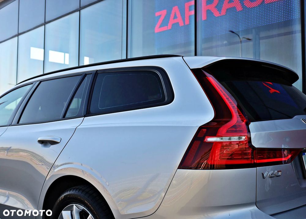 Volvo V60 B4 D Momentum - 8