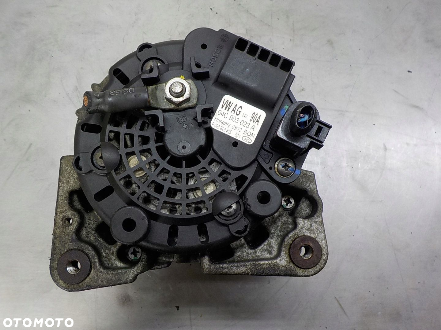 VW UP CITIGO 1.0 MPI ALTERNATOR 04C903023A - 3