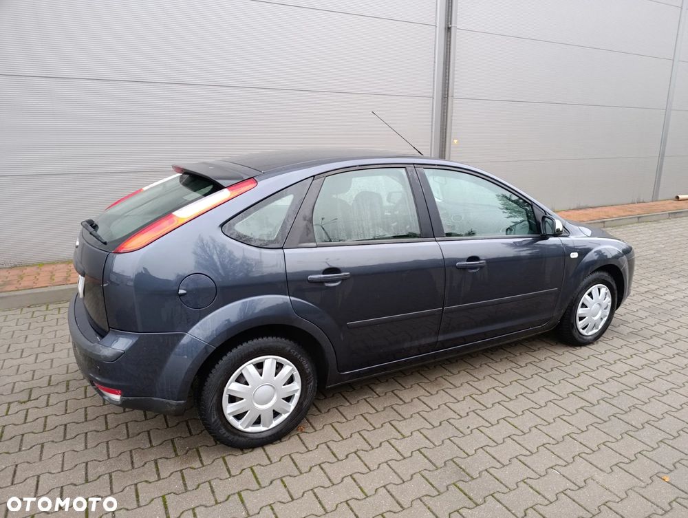 Ford Focus 1.6 16V Fun X - 18