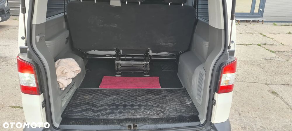 Volkswagen Caravelle - 14