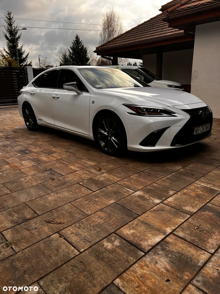 Lexus ES 300h F Sport - 2