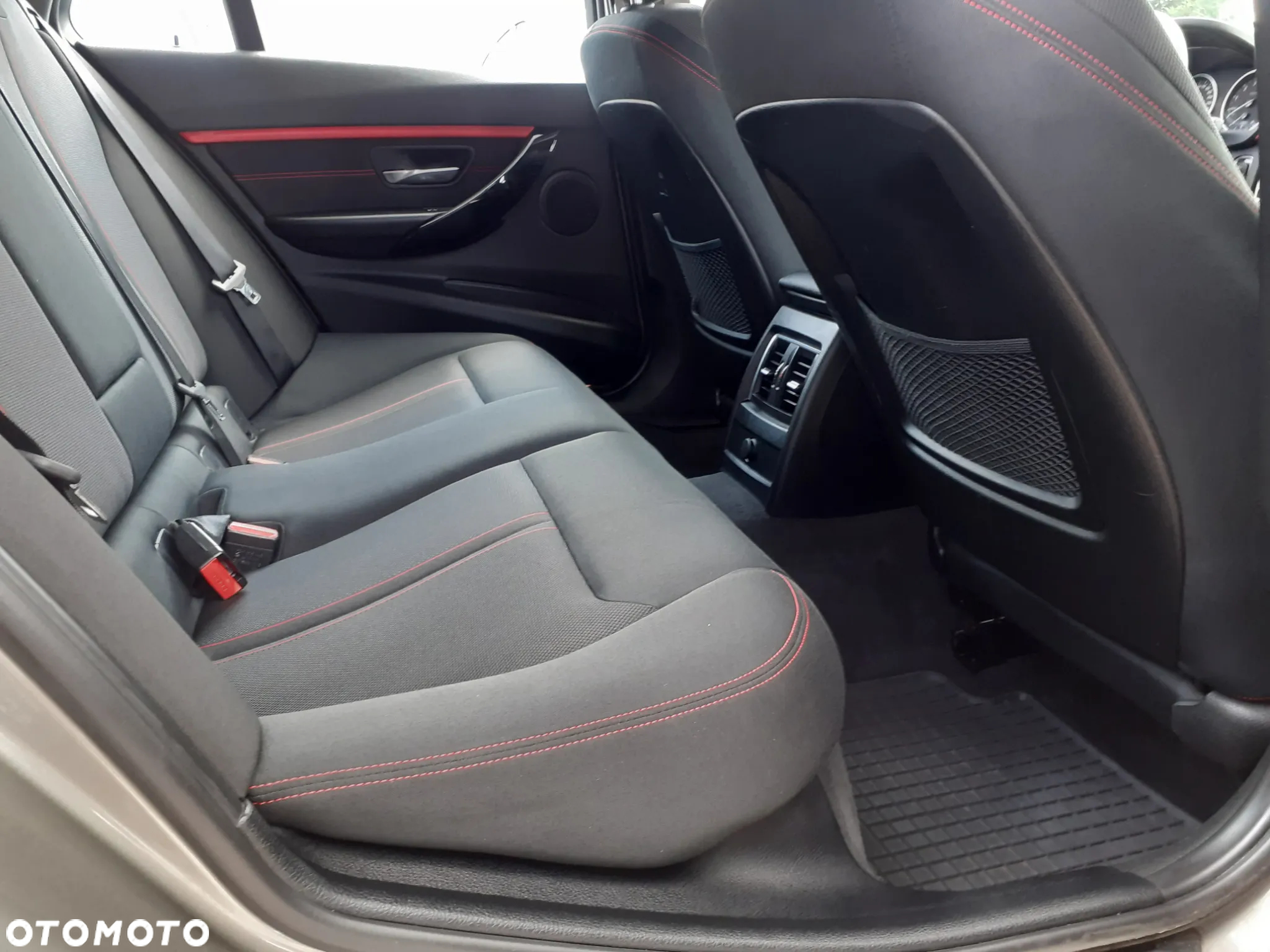 BMW Seria 3 320i xDrive - 22