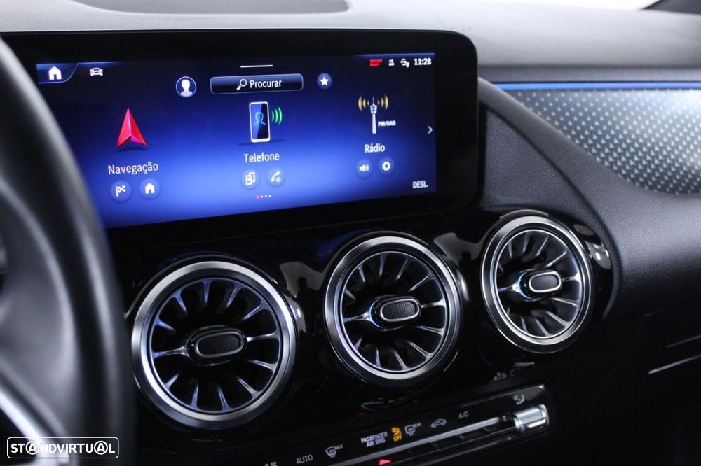 Mercedes-Benz GLA 180 d Progressive - 28